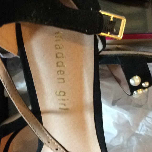 Madden a Girl Shoes - Picture 2 of 4